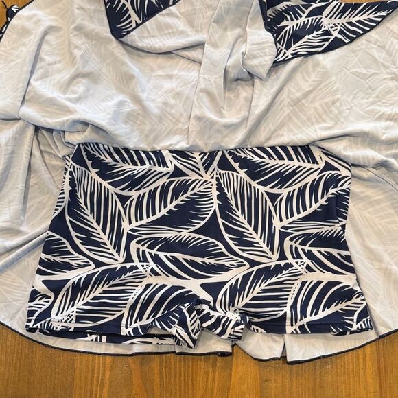 Navy & White leaf pattern swimdress built in shorts one piece swimwear NWOT XL - Picture 9 of 12